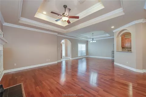 1917 Debbie Dr, Bryan, TX 77802 photo 6