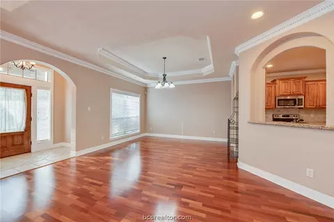 1917 Debbie Dr, Bryan, TX 77802 photo 8