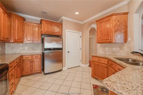 1917 Debbie Dr, Bryan, TX 77802 photo 13