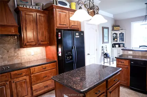 5844 Easterling Dr, Bryan, TX 77808 photo 12
