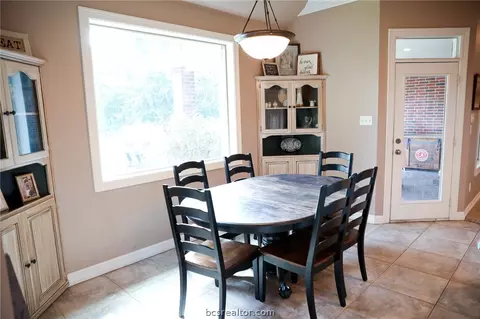 5844 Easterling Dr, Bryan, TX 77808 photo 13