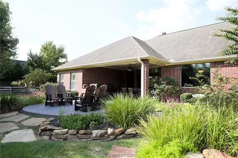 5844 Easterling Dr, Bryan, TX 77808 photo 1