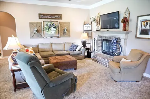 5844 Easterling Dr, Bryan, TX 77808 photo 7