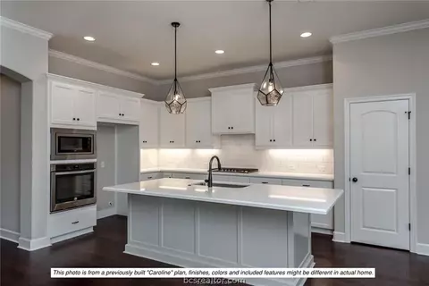5105 Maroon Creek Dr, Bryan, TX 77802 photo 4