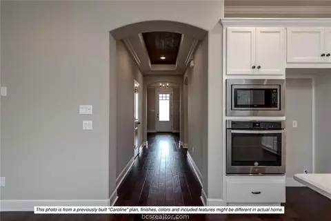 5105 Maroon Creek Dr, Bryan, TX 77802 photo 2