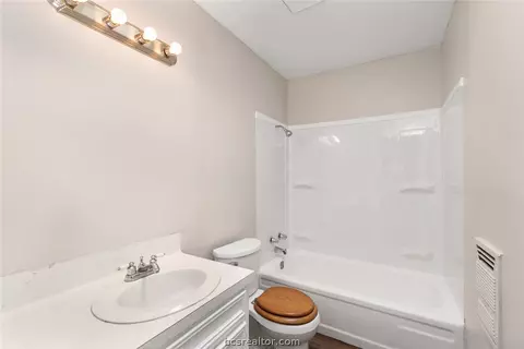 3004 Christopher Ct, Bryan, TX 77803 photo 9