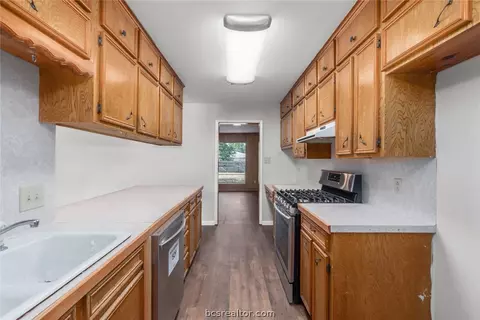 3004 Christopher Ct, Bryan, TX 77803 photo 6