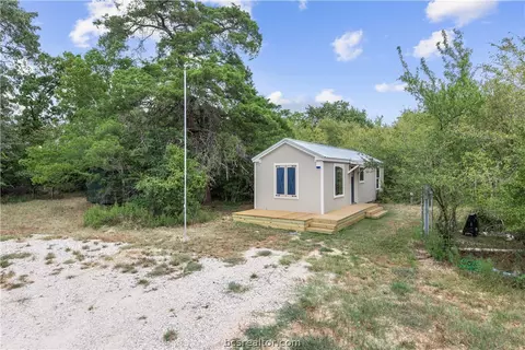 8031 Grassbur Rd, Bryan, TX 77808 photo 2