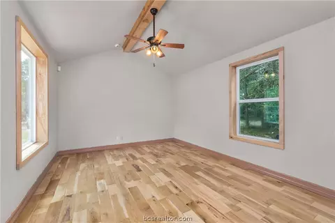 8031 Grassbur Rd, Bryan, TX 77808 photo 5
