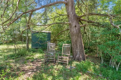 8031 Grassbur Rd, Bryan, TX 77808 photo 12