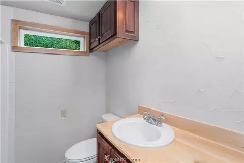 8031 Grassbur Rd, Bryan, TX 77808 photo 10