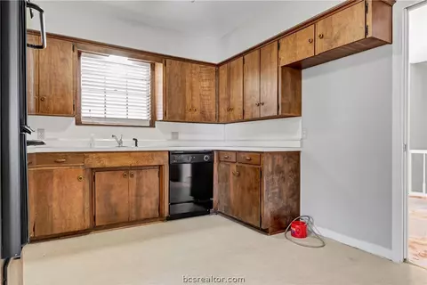 3812 Stillmeadow Dr, Bryan, TX 77802 photo 3
