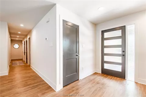 2304 Morningside Dr, Bryan, TX 77802 photo 5