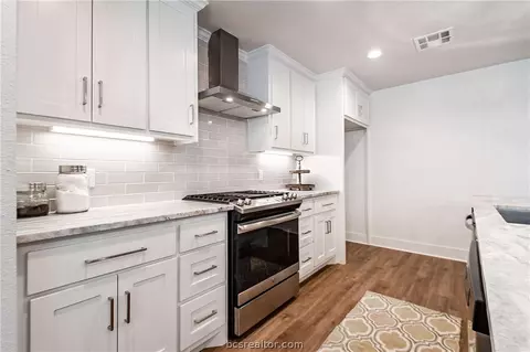 2304 Morningside Dr, Bryan, TX 77802 photo 17