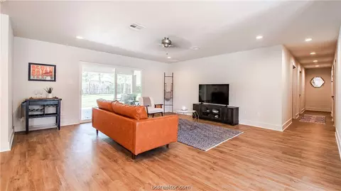 2304 Morningside Dr, Bryan, TX 77802 photo 10