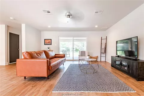2304 Morningside Dr, Bryan, TX 77802 photo 9