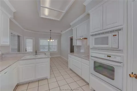 5307 Draycott Ct, Bryan, TX 77802 photo 4