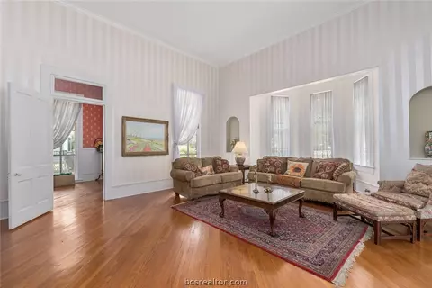 508 E Texas St, Calvert, TX 77837 photo 8