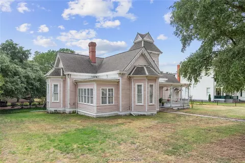 508 E Texas St, Calvert, TX 77837 photo 3