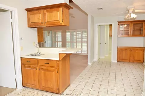 2426 E Briargate, Bryan, TX 77802 photo 9