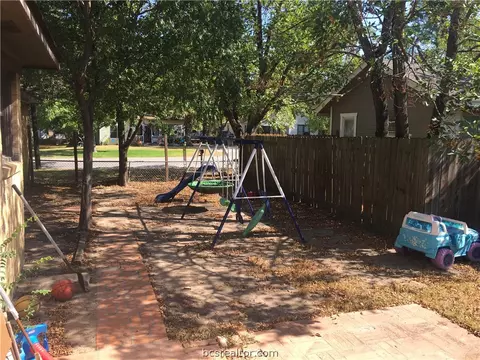 309 Pierce St, Bryan, TX 77803 photo 11