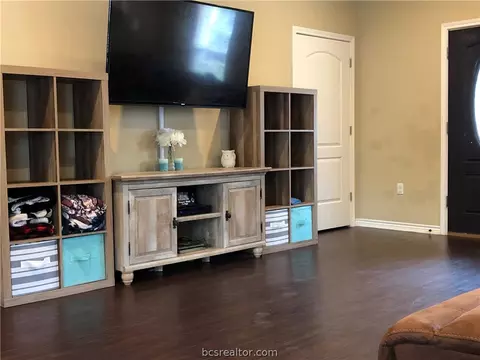 3903 Laura Ln, Bryan, TX 77803 photo 11