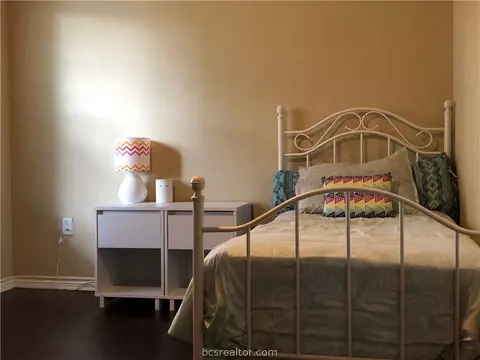 3903 Laura Ln, Bryan, TX 77803 photo 10