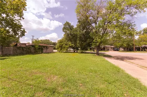 209 Ehlinger Dr, Bryan, TX 77801 photo 6