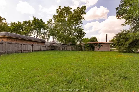 209 Ehlinger Dr, Bryan, TX 77801 photo 8