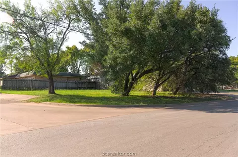 209 Ehlinger Dr, Bryan, TX 77801 photo 3