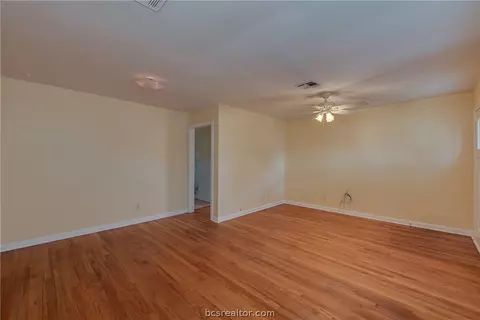 405 Dunn St, Bryan, TX 77801 photo 9