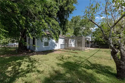 405 Dunn St, Bryan, TX 77801 photo 3