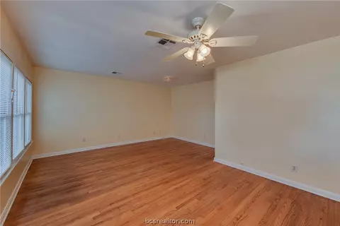 405 Dunn St, Bryan, TX 77801 photo 8