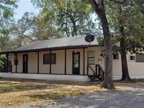 2114 County Road 301, Buffalo, TX 75831 photo 4