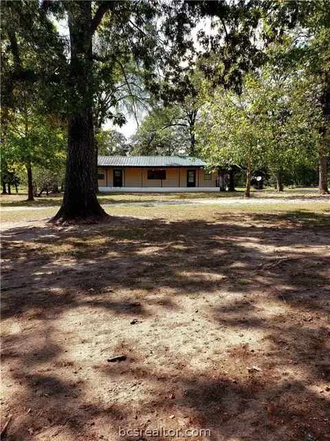 2114 County Road 301, Buffalo, TX 75831 photo 1
