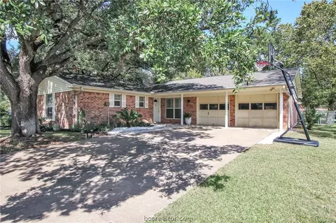 3517 Midwest Dr, Bryan, TX 77802 photo 1