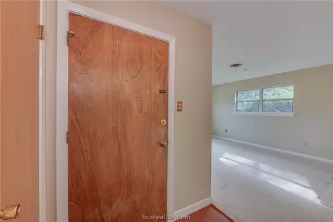 2604 Morris Ln, Bryan, TX 77802 photo 4