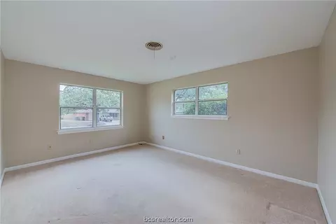 2604 Morris Ln, Bryan, TX 77802 photo 5