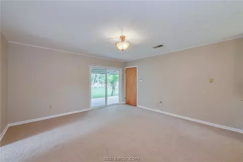 2604 Morris Ln, Bryan, TX 77802 photo 9