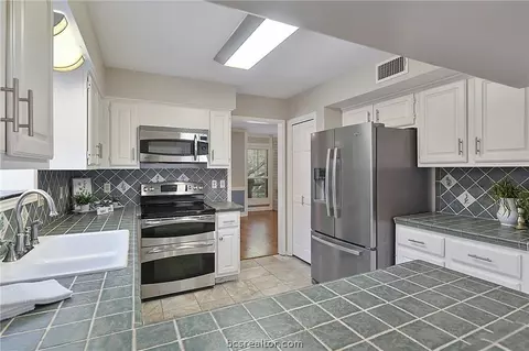3000 Broadmoor Dr, Bryan, TX 77802 photo 12