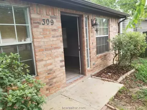 309 Ehlinger, Bryan, TX 77802 photo 1