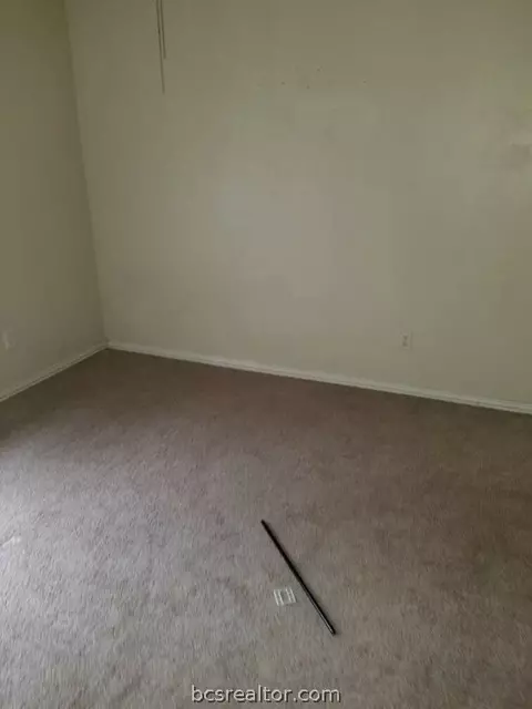 309 Ehlinger, Bryan, TX 77802 photo 8