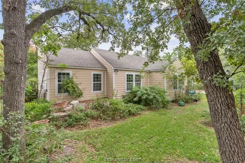 733 Eagle Pass St, Bryan, TX 77802 photo 16