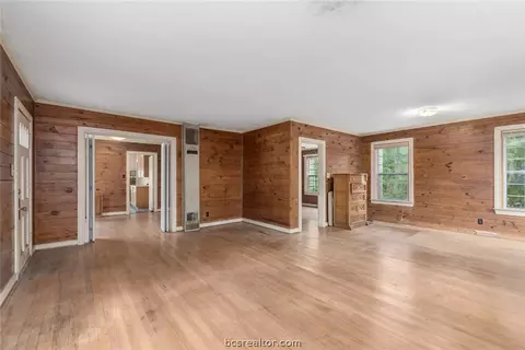 733 Eagle Pass St, Bryan, TX 77802 photo 6