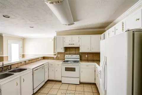 1506 Una, Bryan, TX 77803 photo 16