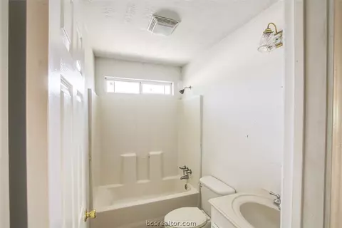 1506 Una, Bryan, TX 77803 photo 10