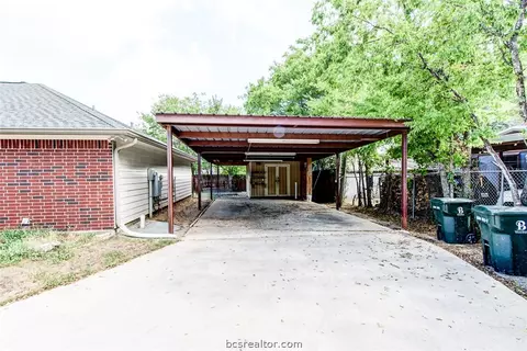1506 Una, Bryan, TX 77803 photo 2