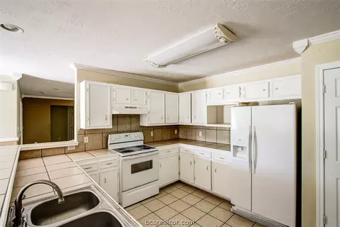 1506 Una, Bryan, TX 77803 photo 17