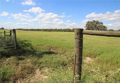 4816 Elmo, Calvert, TX 77837 photo 28