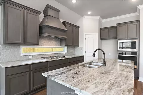 4267 Harding Way, Bryan, TX 77802 photo 9